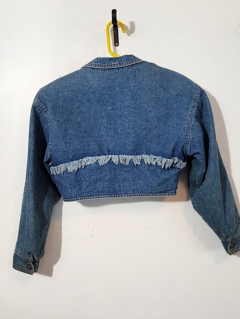 Vintage-Inspired Blue Denim Crop Jacket by - Picture 3 of 7